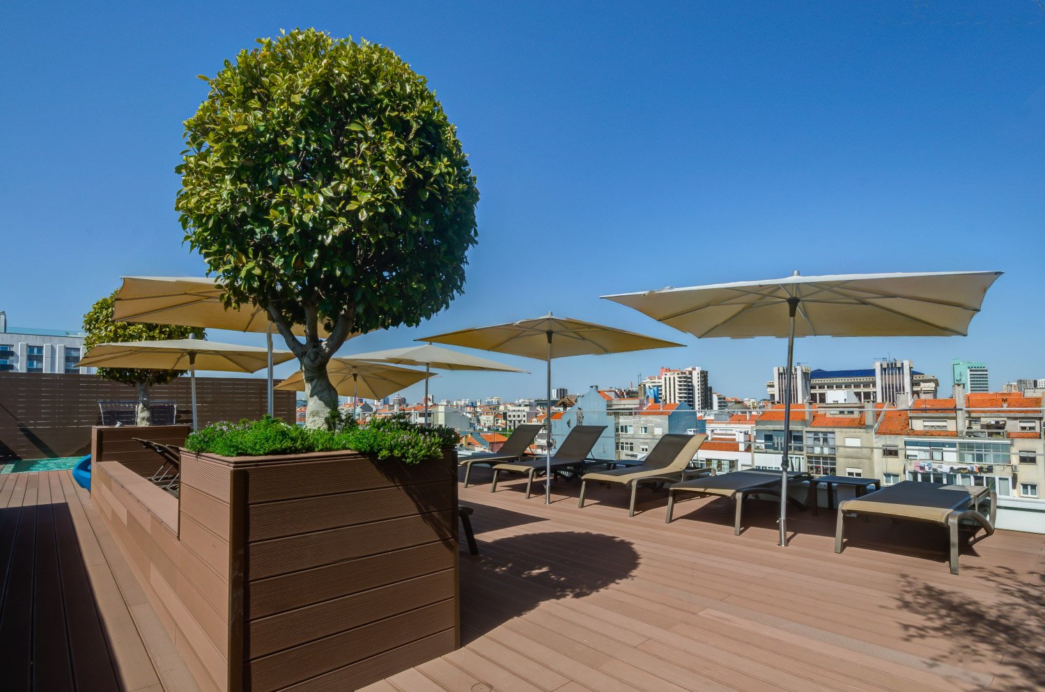 Rooftops in Lisbon? Get to know the Rooftop Bar & Pool Jupiter Lisboa